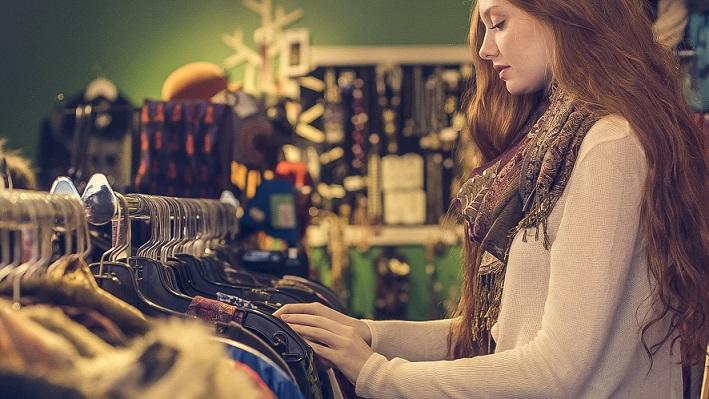Varejo de vestuário deve crescer 4% em volumes em 2018 - Abit