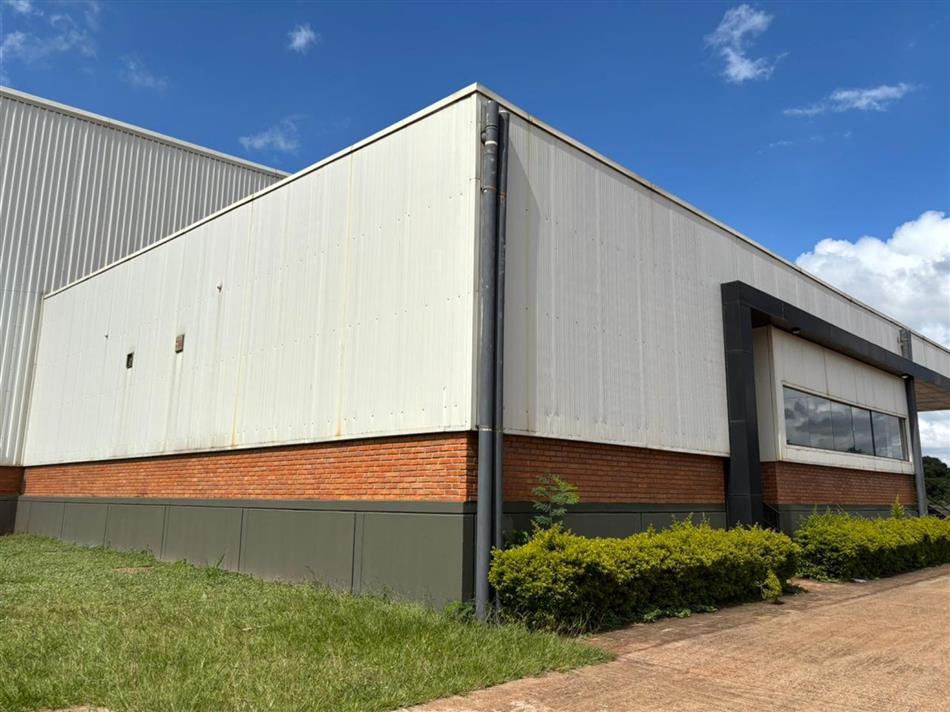 Karsten inaugura f&aacute;brica no Paraguai.